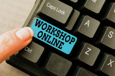 Çevrimiçi atölye yazısını gösteren ilham. Malların üretildiği kavramsal fotoğraf odası ya da bina Onarım, Derleme ve Yazma, Çevrimiçi Araştırma materyalleri, Sohbet Mesajları Gönderme