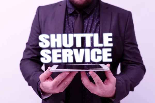 Handschrift bordje Shuttle Service. Bedrijfsoverzicht voertuigen zoals bussen reizen vaak tussen twee plaatsen Presentatie van Nieuwe Technologie Ideeën Discussie Technologische Verbetering — Stockfoto