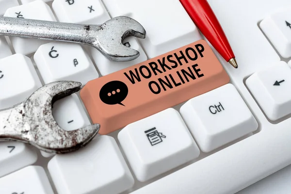 Conceptual legenda Workshop Online. Sala de visão geral de negócios ou edifício em que os bens são fabricados reparado Abstract Fixing Outdated Websites, Mantendo a conexão com a Internet — Fotografia de Stock