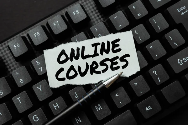Handwriting text Online Courses. Concept meaning earning an education that is conducted over the Internet Creating New Online Shop Business, Typing List Of Trading Goods — Stockfoto