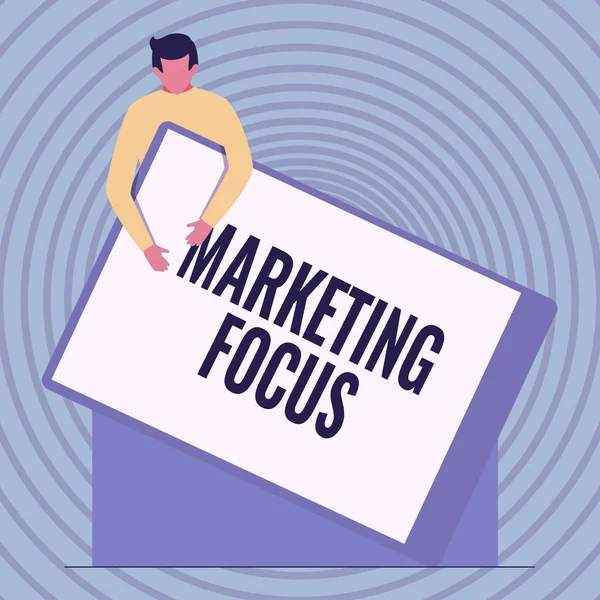 Podpis tekstowy przedstawiający Marketing Focus. Pomysł na biznes zrozumienie swoich klientów i ich potrzeb przy użyciu statystyk Gentleman Drawing Holding A Huge Blank Clipboard. — Zdjęcie stockowe