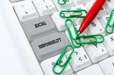 Kavramsal gösterim Sosyal Sorumluluk. Toplumun Yaşamdaki Yararlı Dengesi İçin İnternet Kavram Yükümlülüğü Soyut Programcı Antivirüs Kodları Yazıyor, Hata Ayıklama Kodları Yeniden Yazılıyor