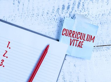 Müfredat Vitae 'yi gösteren metin işareti. İş fırsatı için kişi niteliklerinin genel değerlendirmesi Harf Fikri oluşturma, Metin Belgeleri Listeleme, El Yazması Yazı Hazırlama