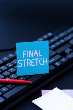 Son Esneme metni yazılıyor. İş Fikri Son Bacak Yuvarlak Son Sahne Finali Daktilo Yardımsever Blog Ders ve Rehberleri, Çevrimiçi Araştırma Stratejileri