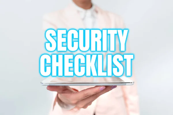 Hand writing sign Security Checklist. Business idea Protection of Data and System Guide on Internet Theft Presenting New Technology Ideas Discussing Technological Improvement — Stockfoto