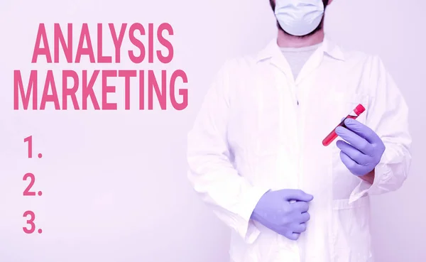 Hand writing sign Analysis Marketing. Business overview Quantitative and qualitative assessment of a market Chemist Presenting Blood Sample, Scientist Analyzing Research Specimen — 图库照片