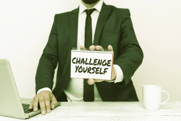Kézírás jel Kihívás magad. Üzleti áttekintés Magasabb normák beállítása A lehetetlen távoli irodai munka online bemutatása Üzleti terv és tervek — Stock Fotó
