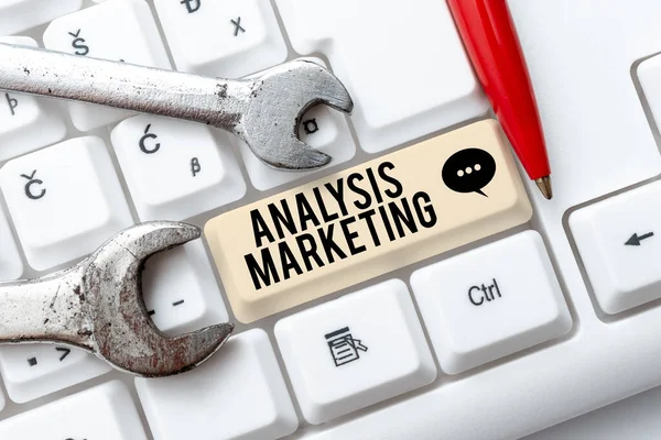 Conceptual caption Analysis Marketing. Internet Concept Quantitative and qualitative assessment of a market Formatting And Compiling Online Datas, Abstract Editing Spreadsheet — 图库照片