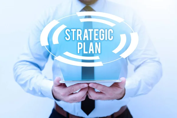 Inspiration visar tecken Strategisk Plan. Begreppsmässig innebörd En process för att definiera strategi och fatta beslut Att presentera nya tekniska idéer Att diskutera tekniska förbättringar — Stockfoto