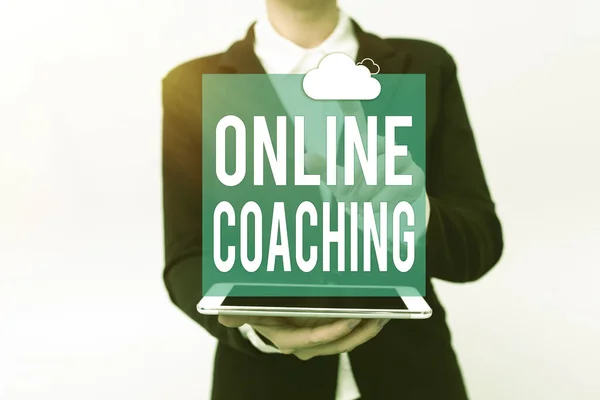 Text bildtext som presenterar online coaching. Affärsöversikt Lärande från nätet och internet med hjälp av en coach Presentera nya tekniska idéer Diskutera tekniska förbättringar — Stockfoto