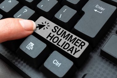 Yaz Tatili 'ni sunan metin başlığı. Yeni Hikaye Başlığını Düzenleme, Çevrimiçi Sunum Notları Yazma ve Düzenleme için yazın özel dönem iş genel görünümü