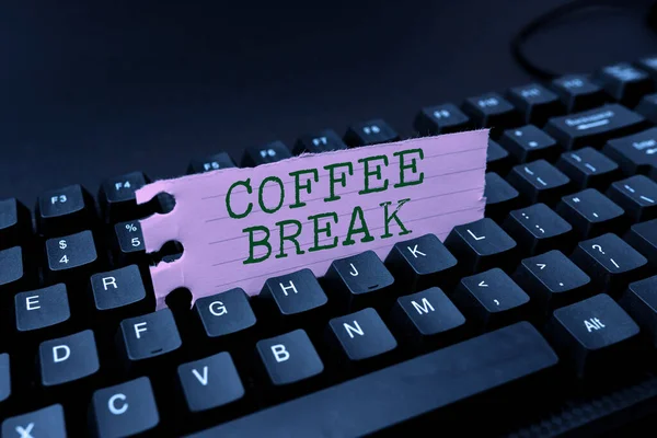テキストを表示するコーヒーブレイク。作業を行わずにコーヒーを飲むために割り当てられた短い時間を意味する概念レポートの編集と再利用スペルミス、オンラインショップ在庫の入力 — ストック写真