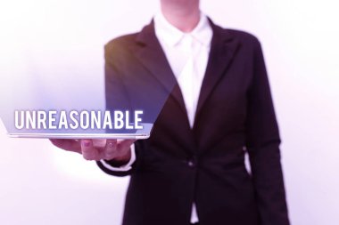 Kavramsal görüntü mantıksız. Kabul edilebilirlik ve adillik sınırlarının ötesinde yazılmış Kelime Yeni Teknoloji Fikirlerini Sunma Uygunsuzluğu Teknolojik Gelişmeyi Tartışma