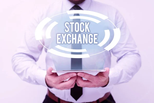 Writing displaying text Stock Exchange. Business idea An electronic market where owners of businesses get together Presenting New Technology Ideas Discussing Technological Improvement — Foto Stock