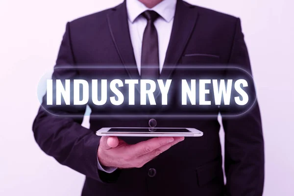 Az ihletet adó szöveg: Industry News. Üzleti koncepció Technikai piaci jelentés Gyártás Kereskedelemépítő bemutatása Új technológiai ötletek megvitatása Technológiai fejlesztések — Stock Fotó