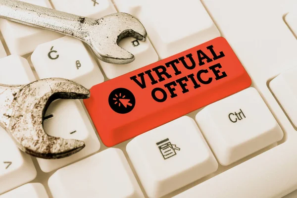 Tekst met inspiratie Virtual Office. Internet Concept operationeel domein van elk bedrijf of organisatie virtueel verbinden met online vrienden, kennismaken op het internet — Stockfoto