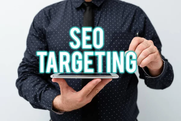 Writing displaying text Seo Targeting. Business concept Specific Keywords for Location Landing Page Top Domain Presenting New Technology Ideas Discussing Technological Improvement — Foto Stock