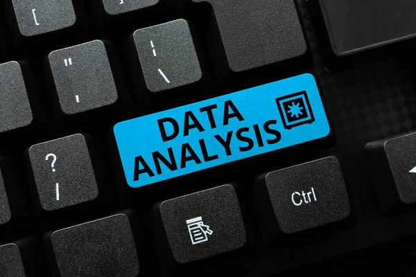 Signo de texto que muestra análisis de datos. Escaparate de negocios Inteligencia empresarial y analítica con una nueva discusión de proyectos de startup Abstract Office Typing Jobs, Typewriting Informes importantes de trabajo — Foto de Stock