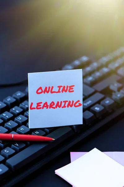 Text sign showing Online Learning. Business approach taking a course that can be accessed over the Internet Publishing Typewritten Documents Online, Typing Long Term Contract — 图库照片