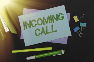 Kavramsal manşet Gelen Arama. Gelen İş Fikri Gelen Arayan Arayan Kimlik Telesekreteri Vidcall Flaşlı Okul Malzemeleri, Öğrenme Koleksiyonları, Yazma Araçları,