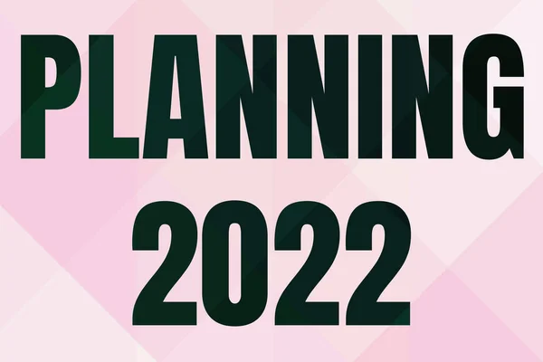 看板表示計画2022年。言葉は心の中で終わりから始まる長期的な目標ライン様々な形と色を持つイラストの背景. — ストック写真