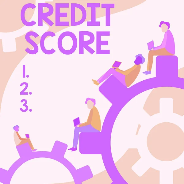 Señal de escritura a mano Credit Score. Visión general del negocio Represente la solvencia de un individuo Calificación de prestamistas Cuatro compañeros de equipo Dibujo Engranajes sentados Usando el ordenador portátil Mostrando progreso. —  Fotos de Stock