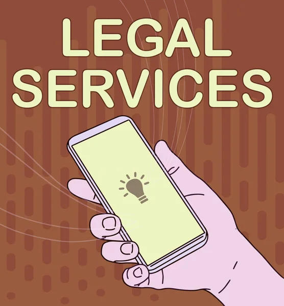 テキスト・リーガル・サービスを表示する。公正裁判法平等へのアクセスを提供するための言葉空白の画面を表示するモバイルデバイスを保持する手新技術. — ストック写真