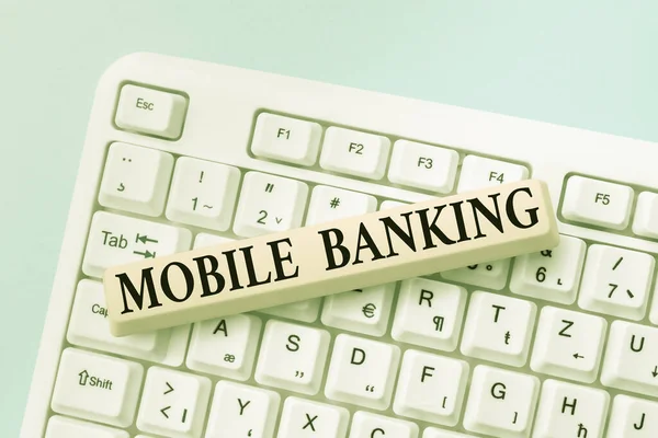 Text med presentation av Mobile Banking. Word för att skapa finansiella transaktioner med hjälp av smartphone Formatera och sammanställa online-data, Sammanfattning Redigera kalkylblad — Stockfoto