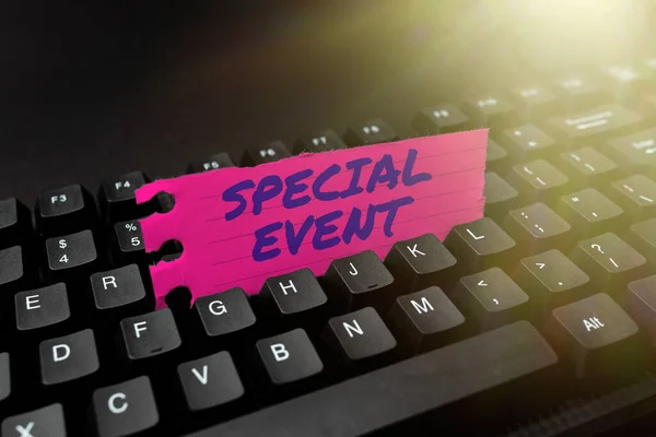 Tekst bijschrift presenteren Special Event. Conceptuele foto Functie om geld te genereren voor non-profit een drukke Occassion Typing Advance Lesson And Lecture Plans, Typewriting Nieuw Artikel Pagina 's — Stockfoto