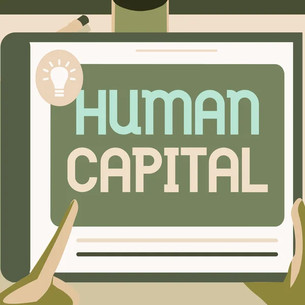 Legenda do texto apresentando Capital Humano. Palavra Escrita em Recursos Coletivos Intangíveis Competência Capital Educação Ilustração de uma mão Usando Planos de Busca de Tablet Grande Para Novas Ideias Incríveis — Fotografia de Stock