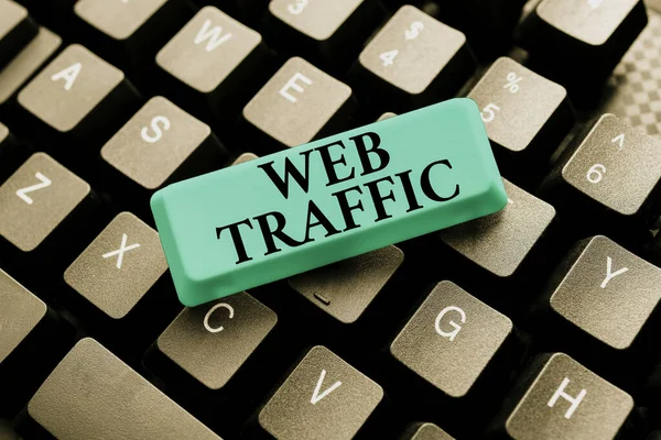 Writing displaying text Web Traffic. Business showcase amount of web users and attempted visit measured of a website Typing Engineering Lessons And Lectures, Fixing Broken Technology Concept — Stockfoto