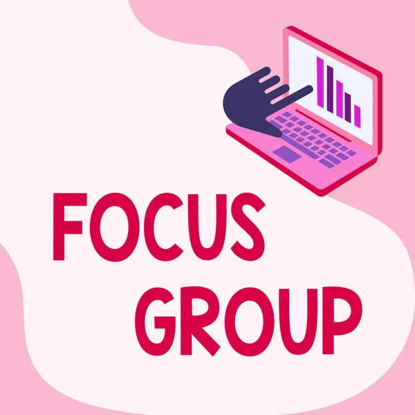 Текст, що показує натхнення Focus Group. Слово Написано на складається з ретельно відібраних учасників для забезпечення зворотного зв'язку Малюнок ноутбука Показує екран для ручного наведення росту графіків . — стокове фото