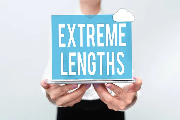 Handwriting text Extreme Lengths. Business approach Make a great or extreme effort to do something better Presenting New Technology Ideas Discussing Technological Improvement — Stock Photo, Image