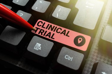 Klinik Deneme işaretini gösteren bir ilham. İlaçların etkinliğini ve güvenliğini değerlendirmek için kelime Soyut Daktilocu Hızlı Yazma, Programcı Hata Ayıklama Kodları