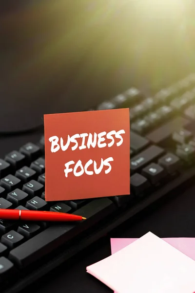 Text caption presenting Business Focus. Word for Serving the needs of the client Full attention on details Typing Online Member Name Lists, Creating New Worksheet Files — Fotografia de Stock