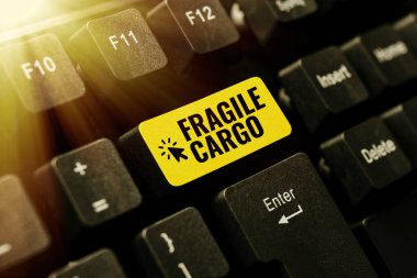 İlham, Kırılgan Kargo 'yu gösteriyor. Çevrimiçi Sınıf Gözden Geçirme Notları Yazan Kırılabilir Kabarcık Cam Zararlı Mallar, Özet Özellikleri Altyazı Parçaları