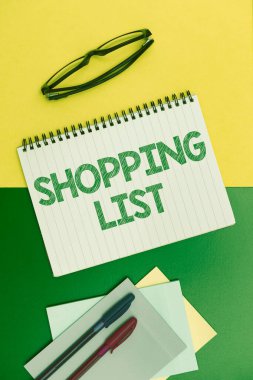 Kavramsal Görünüm Alışveriş Listesi. Gösterişli Okul Malzemelerini Almak, Öğrenme Koleksiyonları Öğretmek, Yazma Aletleri İçin Temel Ögelere İşletme yaklaşımı,