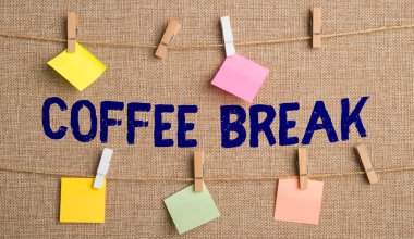 Kahve molası veren bir ilham. Hiçbir iş yapmadan kahve içmek için ayrılan iş genel değerlendirmesi Flaşlı Okul Malzemeleri, Öğrenme Koleksiyonları, Yazma Aletleri,