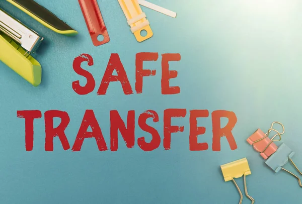 Inspiration showing sign Safe Transfer. Concept meaning Wire Transfers electronically Not paper based Transaction Flashy School Office Supplies, Teaching Learning Collections, Writing Tools, — Foto Stock