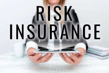 El yazısı Risk Sigortası. Yeni Program Sunan, Yükseltilmiş Aygıt Gösterimi Yapan Yükümlülük Uygulaması Geliştiricisinin Zarar Kapsama Alanına Karşı Yazılan Sözcük