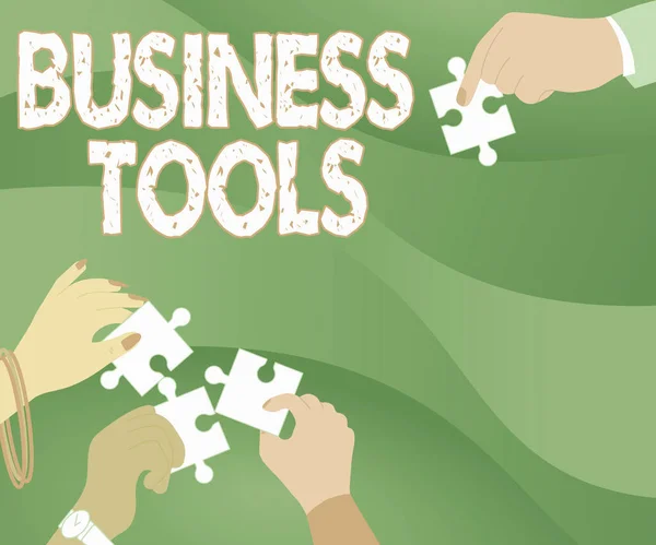 Handschrift Business Tools. Conceptuele foto Marketing Methodologieën Processen en Technologieën gebruiken Illustratie van handen vasthouden Puzzelstukjes Helpen elkaar. — Stockfoto