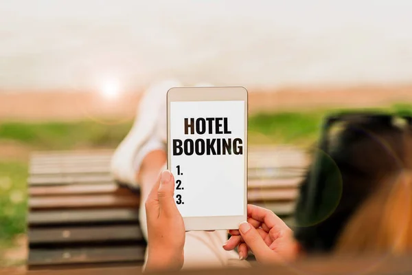 Textskylt som visar Hotel Booking. Ord för bokning online Presidentsvit De Luxe Gästfrihet Röst- och videosamtalskapacitet Ansluta människor tillsammans — Stockfoto