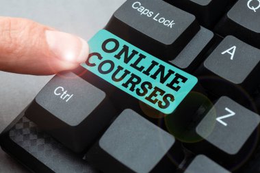 Çevrimiçi kursları gösteren bir ilham kaynağı. İnternet Yazısı Yeni E- posta Başlıkları Kavramı, İnternet Fikirleri Taslağı üzerinden yürütülen bir eğitim programı