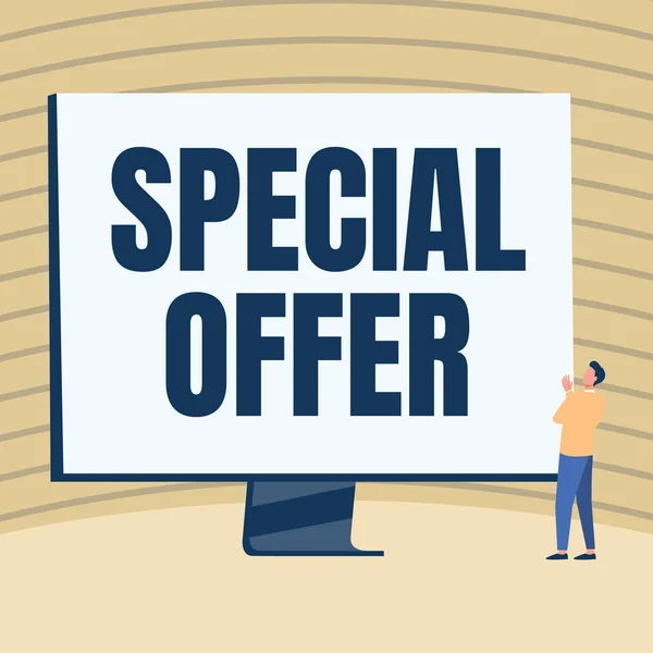 Sign displaying Special Offer. Business approach Selling at a lower or discounted price Bargain with Freebies Man Standing Drawing Looking At Large Monitor Display Showing News. — стоковое фото