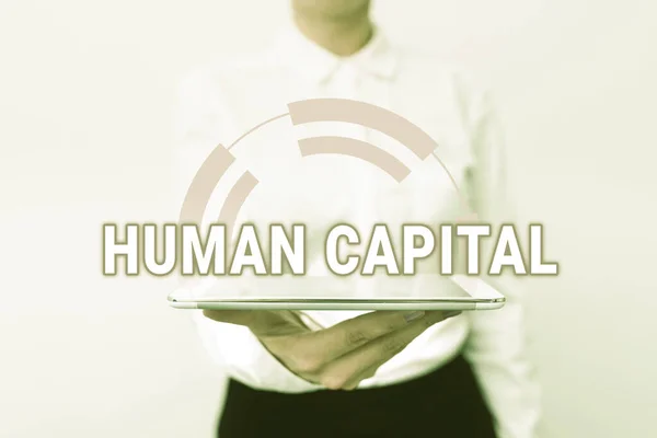 Inspiration showing sign Human Capital. Conceptual photo Intangible Collective Resources Competence Capital Education Presenting New Technology Ideas Discussing Technological Improvement — Fotografia de Stock