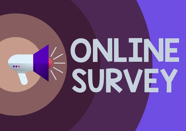 Κείμενο που δείχνει έμπνευση Online Survey. Επισκόπηση επιχειρήσεων Επανεκτίμηση Ανατροφοδότηση Δημοσκόπηση Ικανοποίηση Ποσοστό Μαρτυρίας Εικονογράφηση ενός Loud Megaphones Ομιλητής Κάνοντας Νέες Ανακοινώσεις. — Φωτογραφία Αρχείου