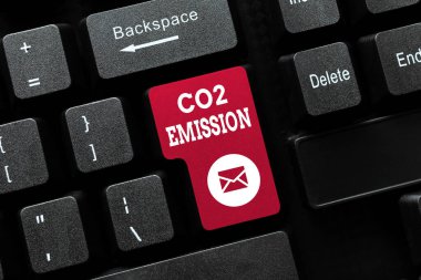 Metin başlığı CO2 emisyonunu temsil ediyor. Çevrimiçi İçerik İndirme ve Yazma, E- postalara Yanıt Özeti