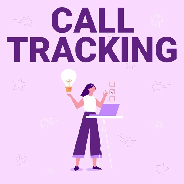 Znak pisma ręcznego Call Tracking. Concept znaczenie Organic wyszukiwarki Cyfrowy wskaźnik konwersji reklamy Ilustracja dziewczyny za pomocą laptopa posiadające pomysły i Dokonywanie Checklist. — Zdjęcie stockowe