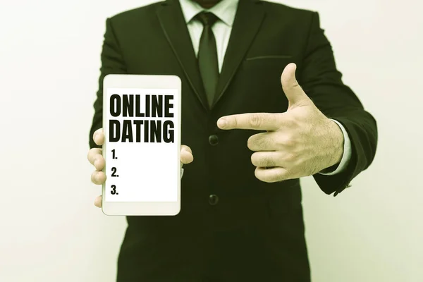 Writing displaying text Online Dating. Internet Concept Searching Matching Relationships eDating Video Chatting Presenting New Technology Ideas Discussing Technological Improvement — Stock Photo, Image