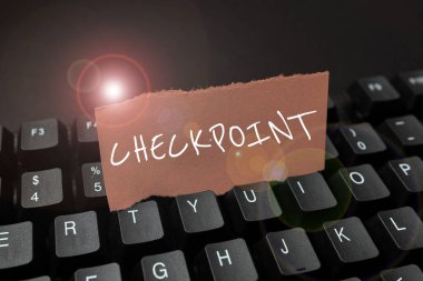 Metin Kontrol Noktası gösterimi yazılıyor. Gezginlerin güvenlik kontrollerine tabi olduğu, Önemli Veri Çevrimiçi Toplama, Sözcük İşleme Uygulamasını Geliştirme